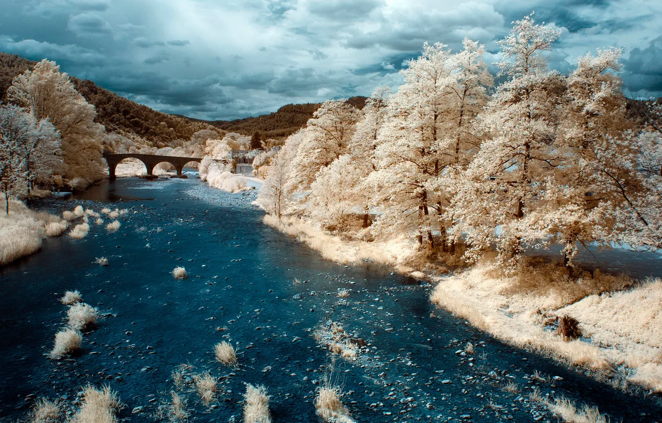 Фото обои мост, река, Франция, инфракрасный снимок, Сен-Жан-дю-Гар