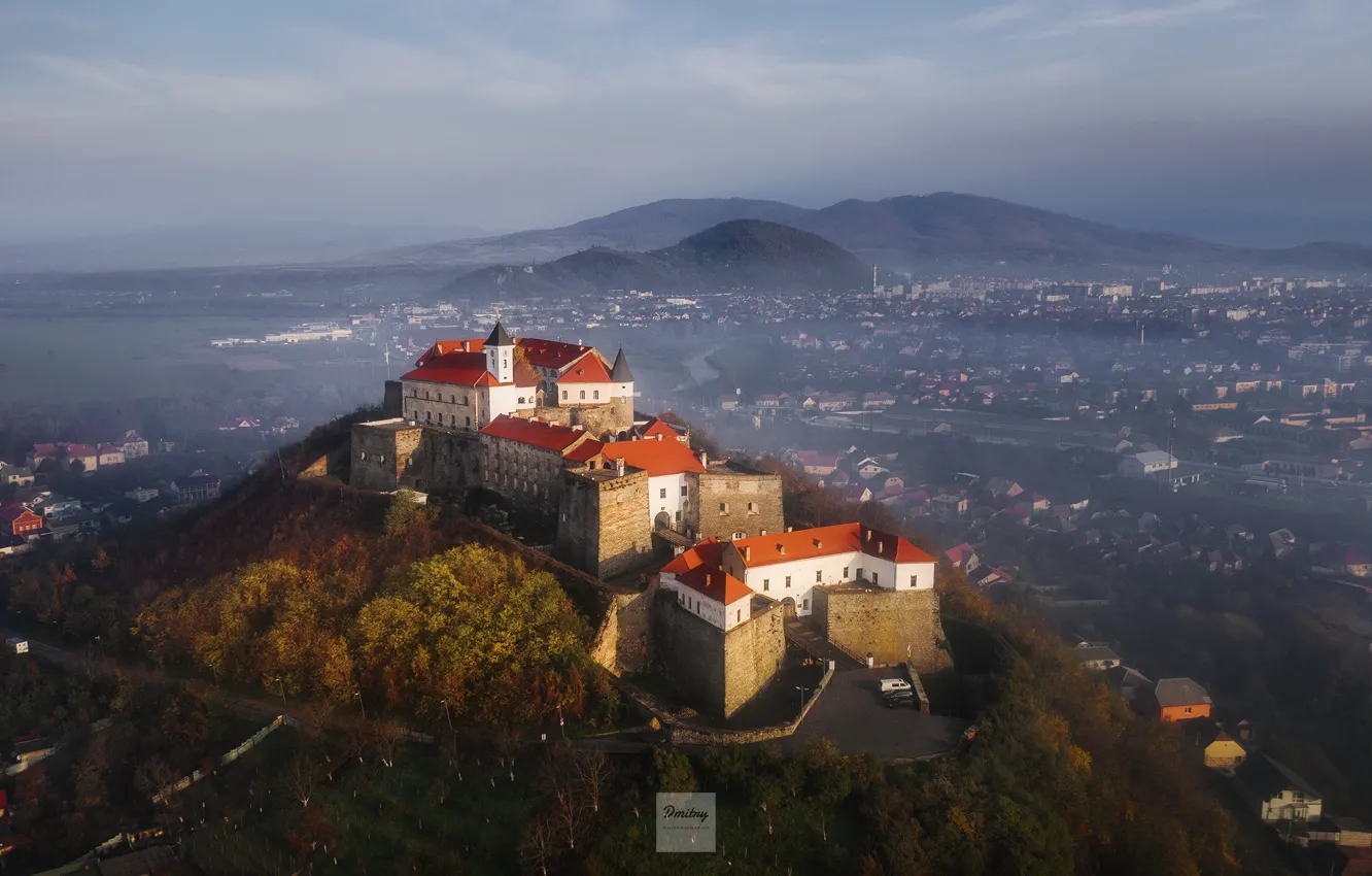 Фото обои осень, пейзаж, горы, природа, туман, замок, Украина, Карпаты