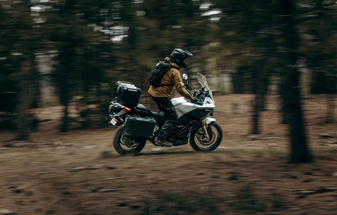 Фото обои Мотоцикл, Мужчина, Электрический, Zero DSR X, Приключенческий мотоцикл, Zero Motorcycles, All-electric adventure bike