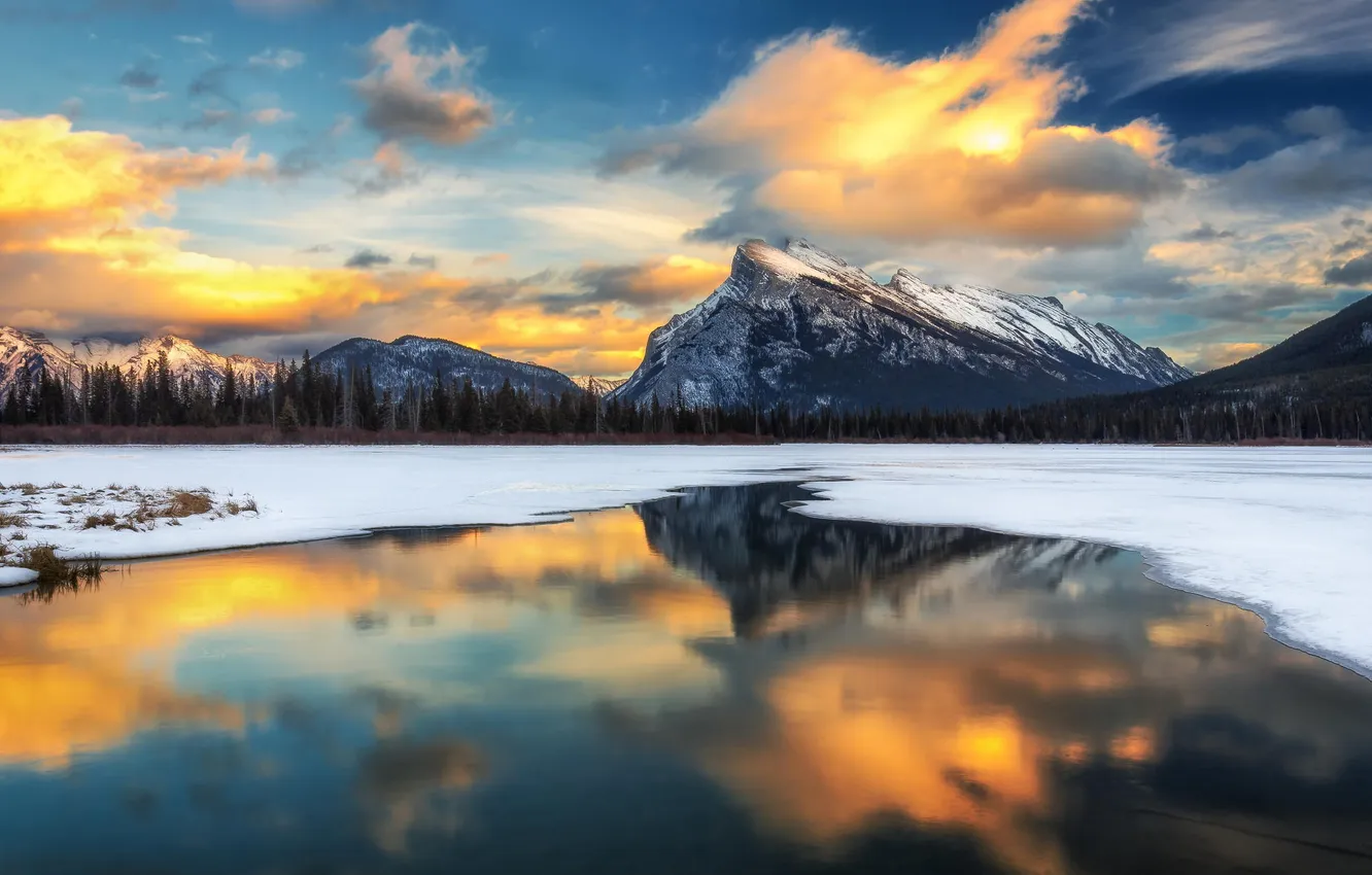 Фото обои зима, облака, снег, закат, горы, озеро, отражение