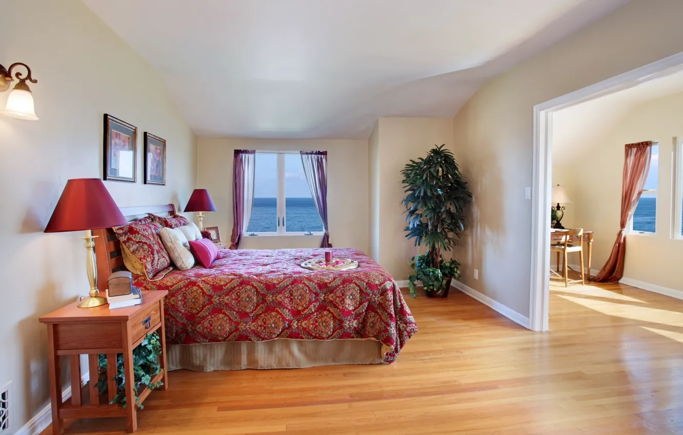 Фото обои комната, океан, вид, кровать, растения, подушки, покрывало, спальня