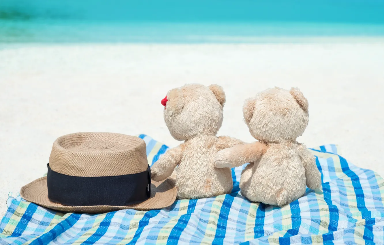 Фото обои песок, море, пляж, любовь, игрушка, медведь, мишка, пара