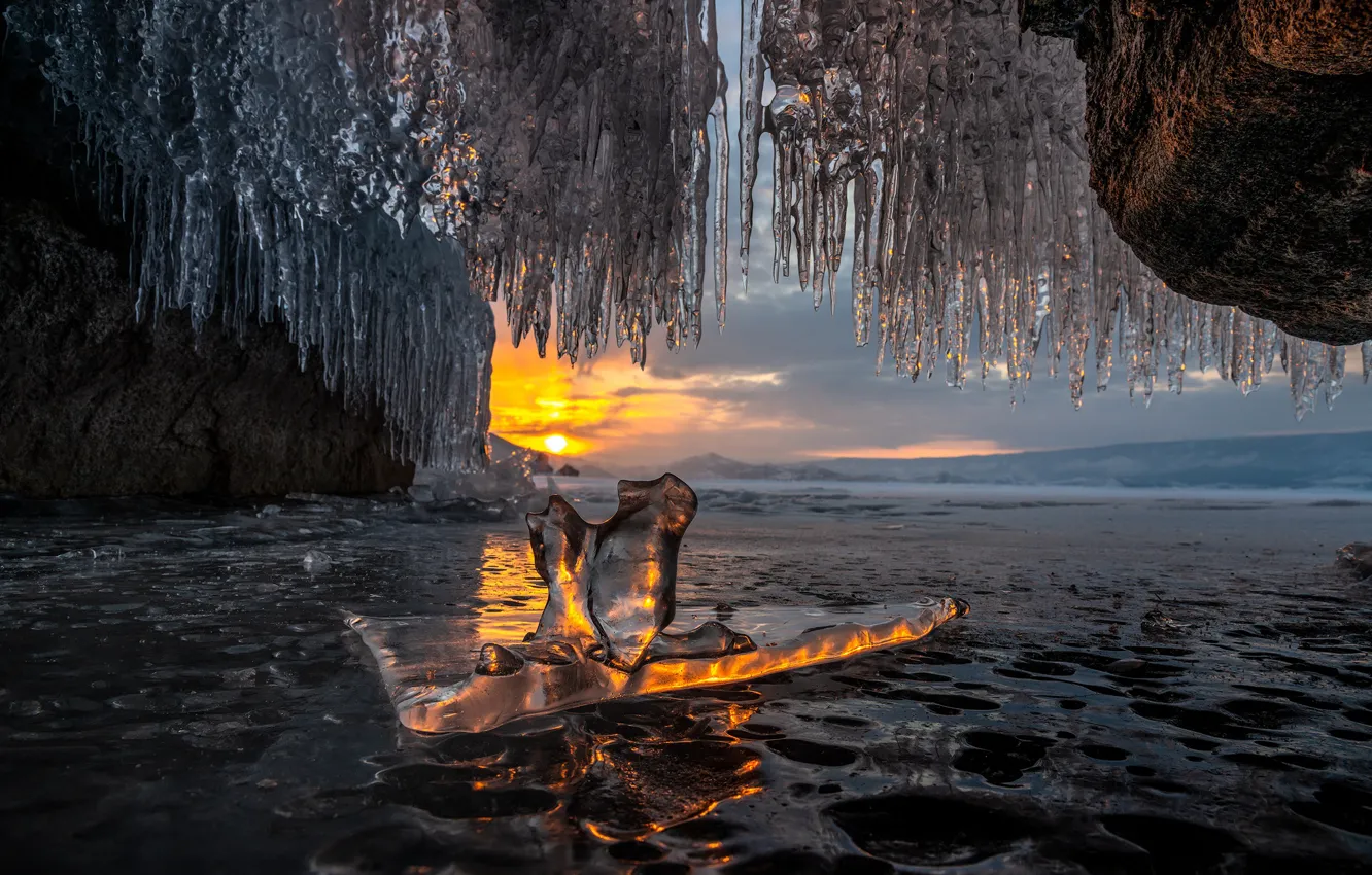 Фото обои зима, вода, солнце, закат, природа, озеро, лёд, сосульки
