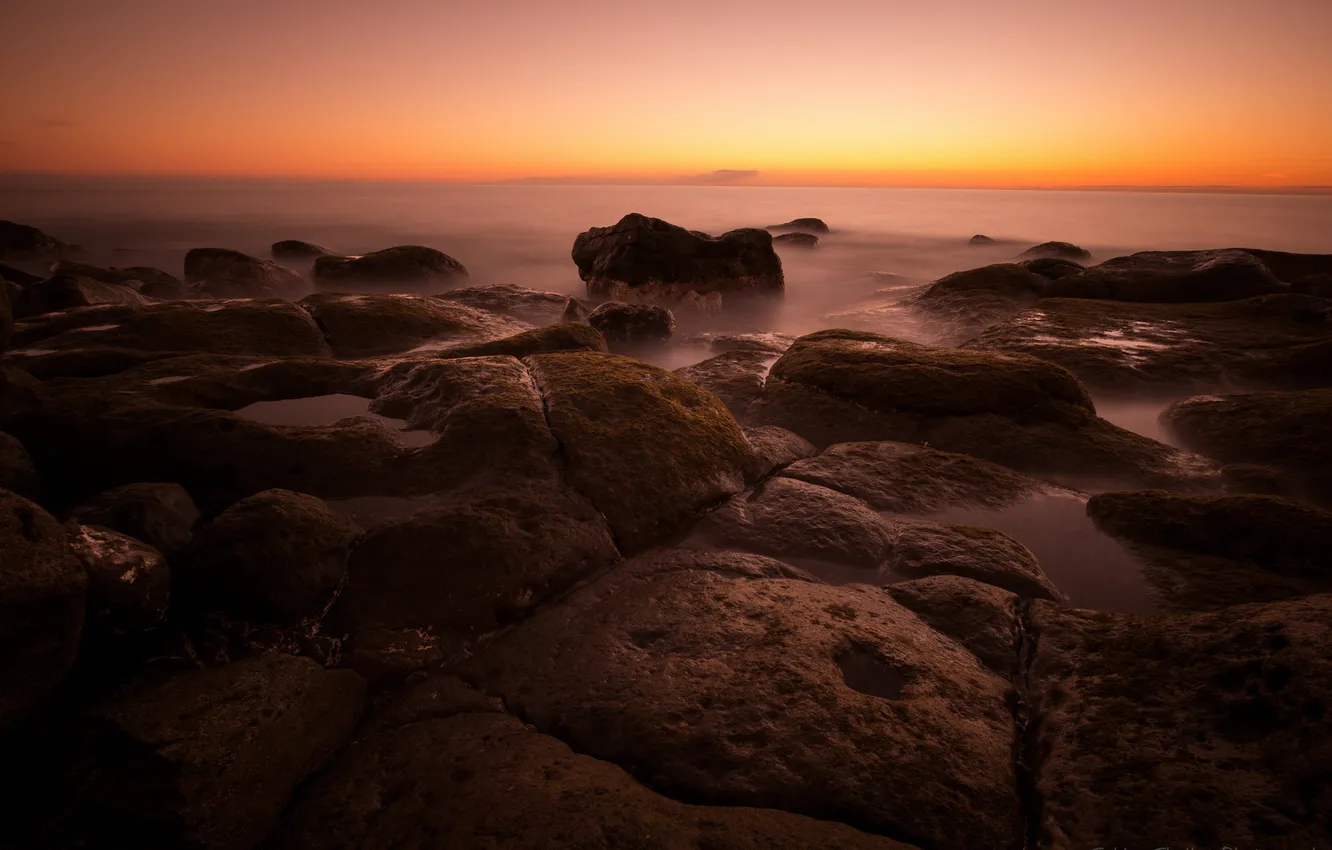 Фото обои море, камни, рассвет, берег, горизонт