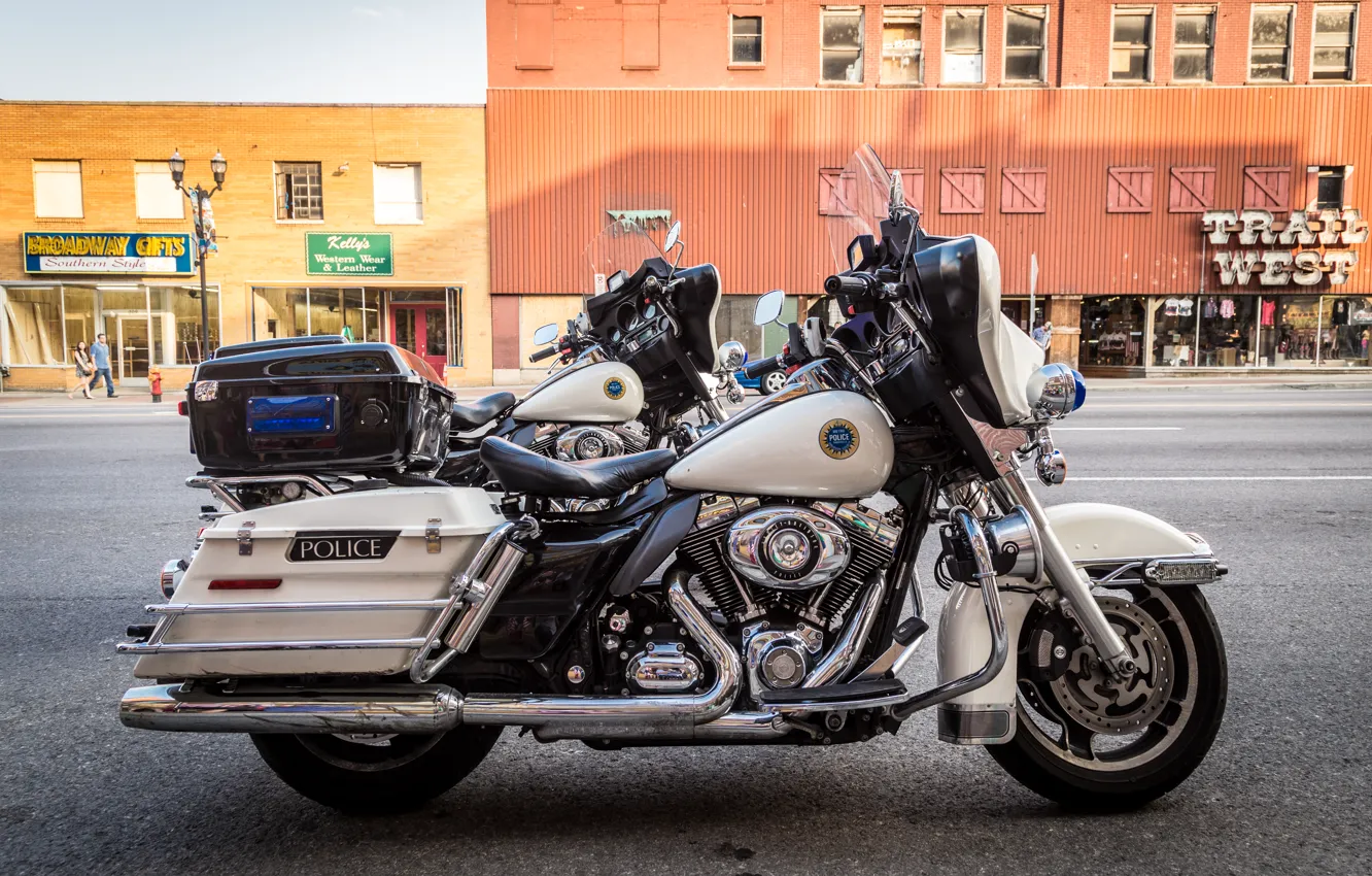 Фото обои мотоциклы, Harley-Davidson, полицейские, дорожный патруль