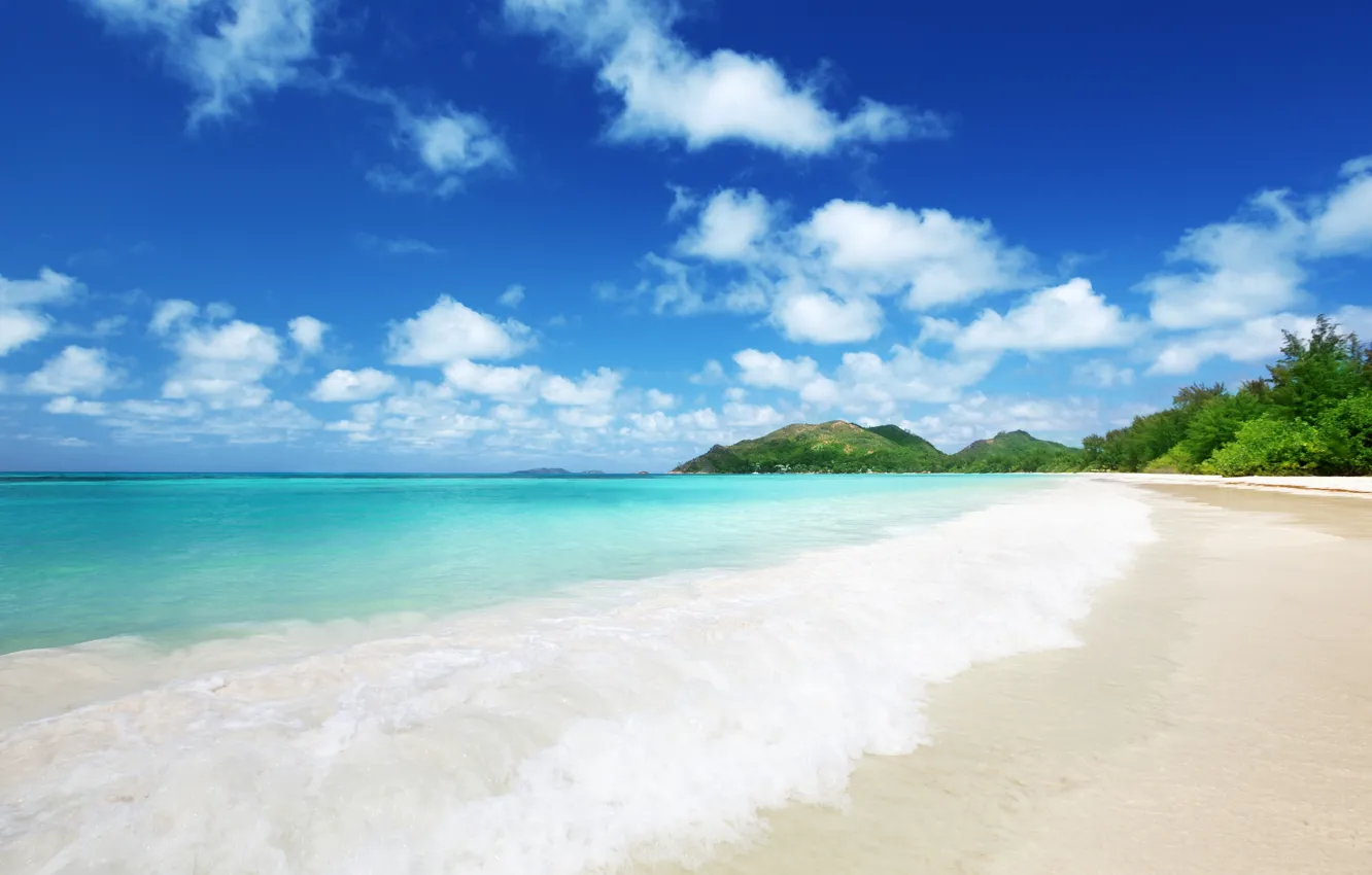 Фото обои песок, море, пляж, небо, облака, пейзаж, природа