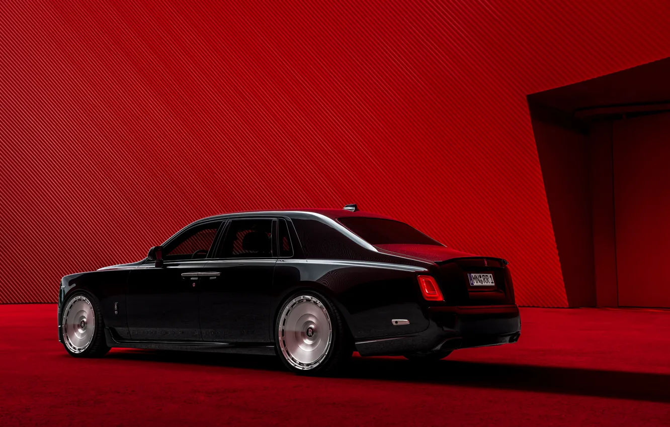Фото обои Rolls Royce, вид сзади, красный фон, Rolls Royce Phantom