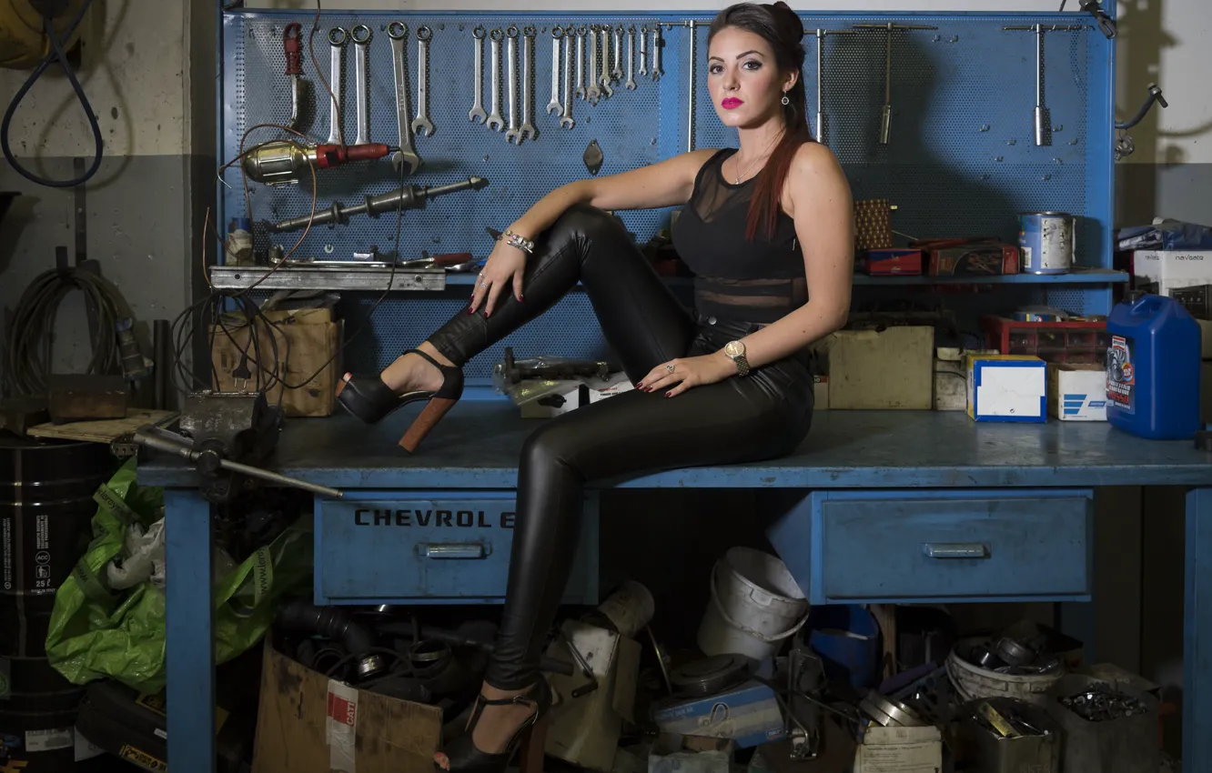 Фото обои стиль, модель, гараж, SAMANTA