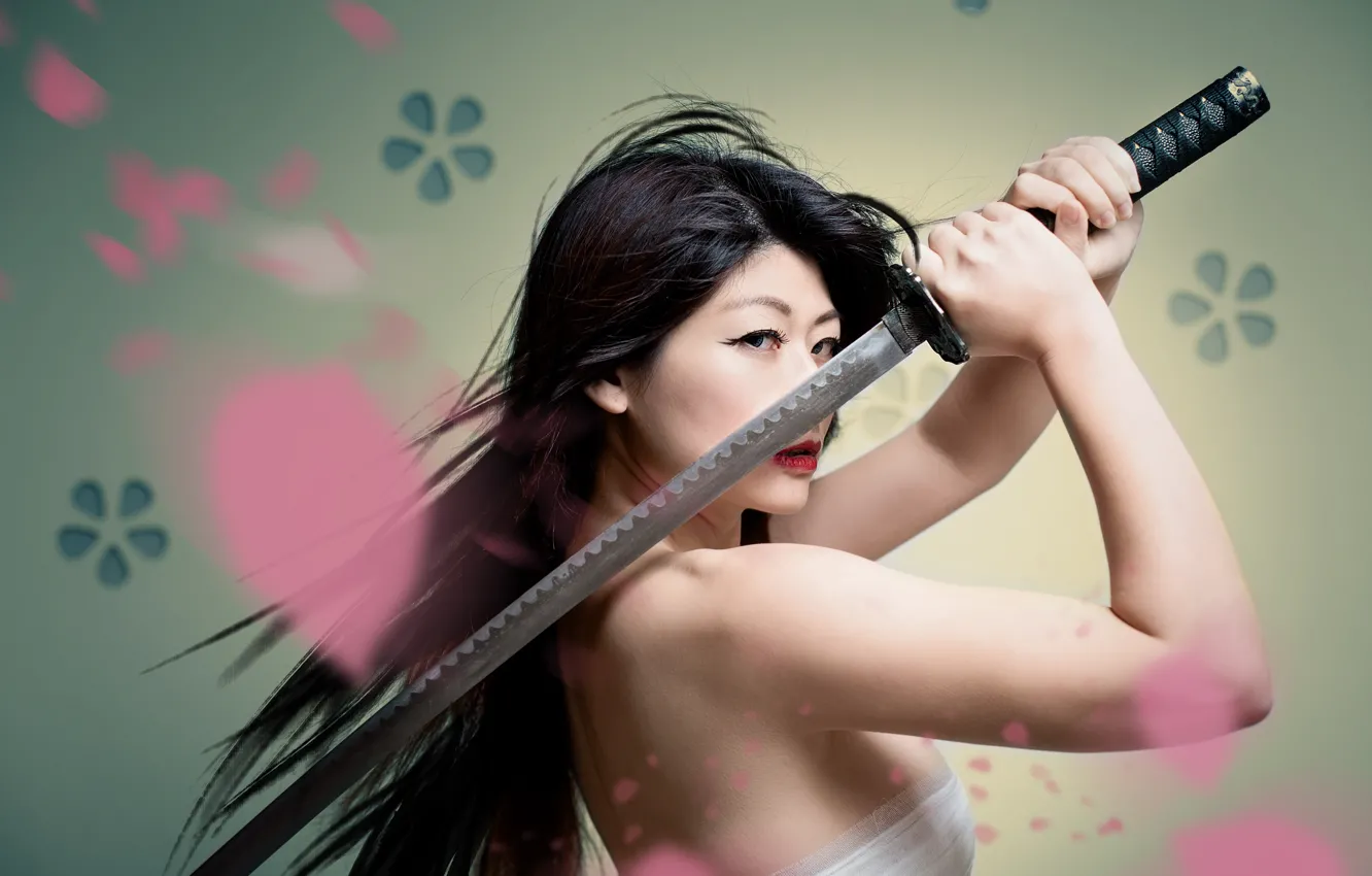 Фото обои взгляд, фон, модель, меч, азиатка