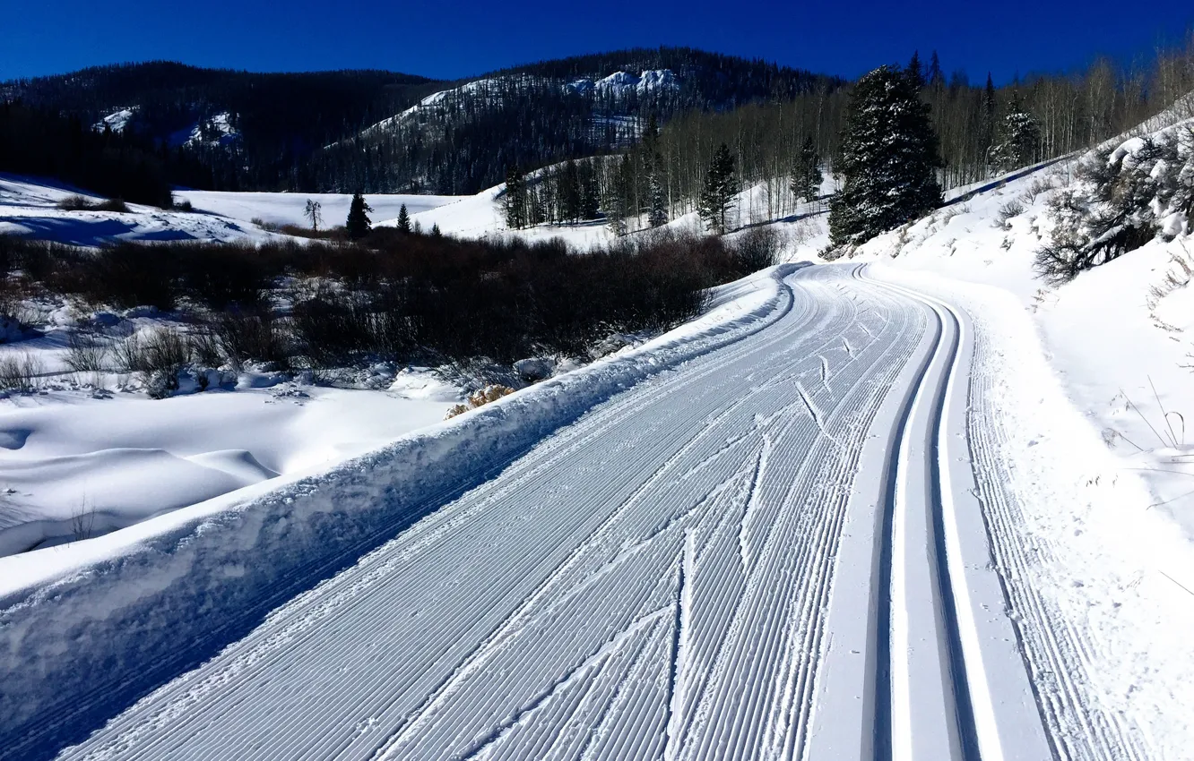 Фото обои небо, снег, лыжня, солнечно, Colorado, nordic skiing