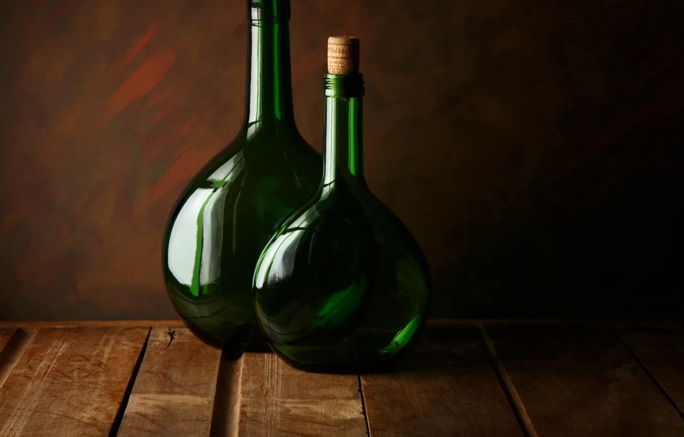 Фото обои стекло, две, бутылка, Two green bottles