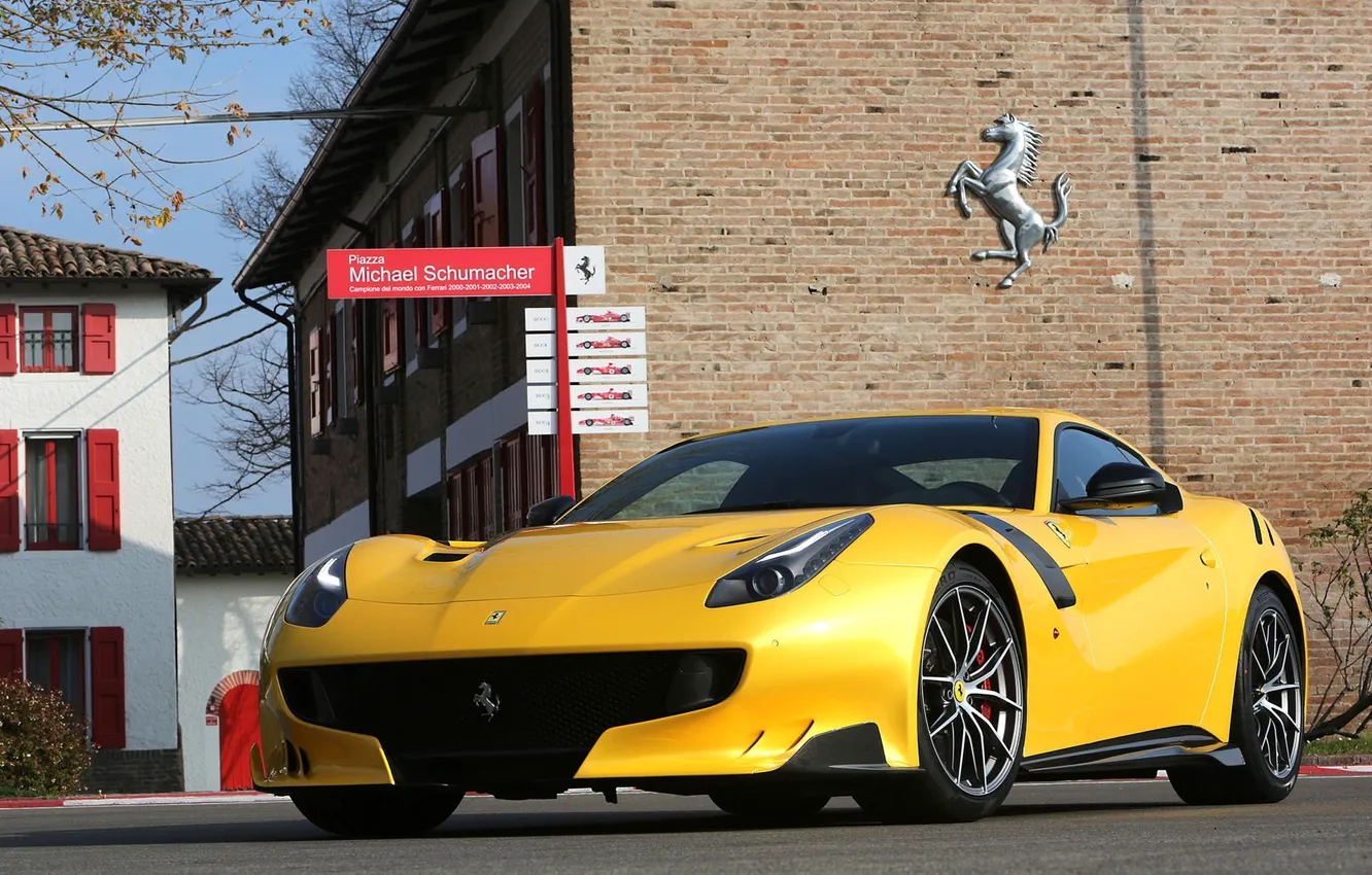 Фото обои Ferrari, yellow, 2016, F12tdf