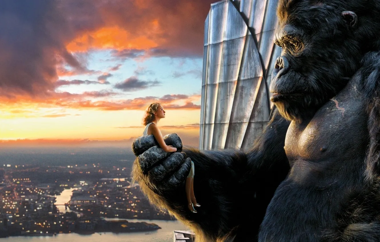Фото обои взгляд, закат, город, кино, фильм, высота, блондинка, горилла