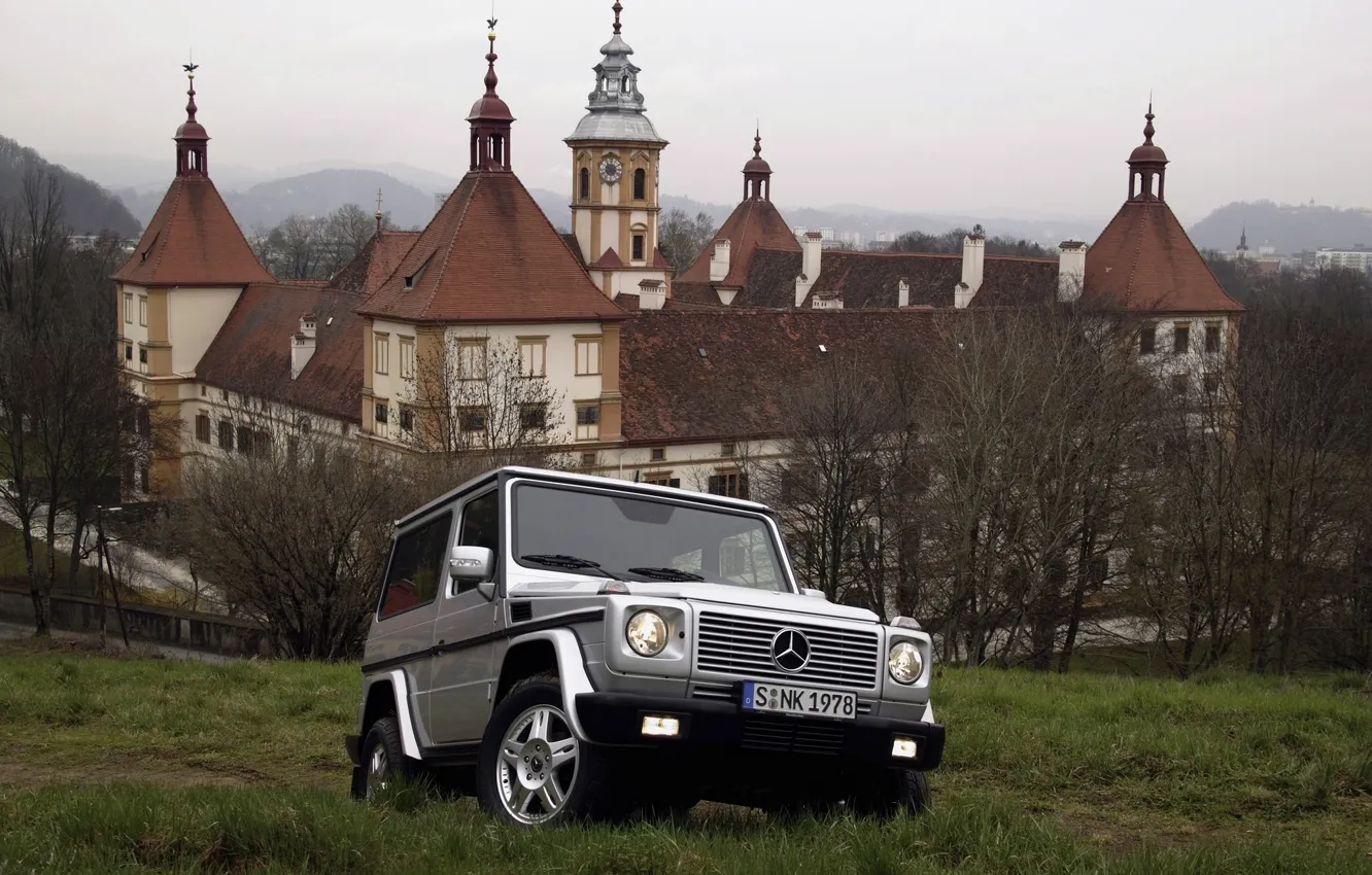 Фото обои машины, серый, здание, mercedes-benz, гелик