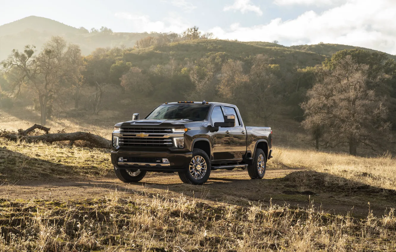 Фото обои холмы, Chevrolet, пикап, Silverado, High Country, 2020, 2500 Heavy Duty