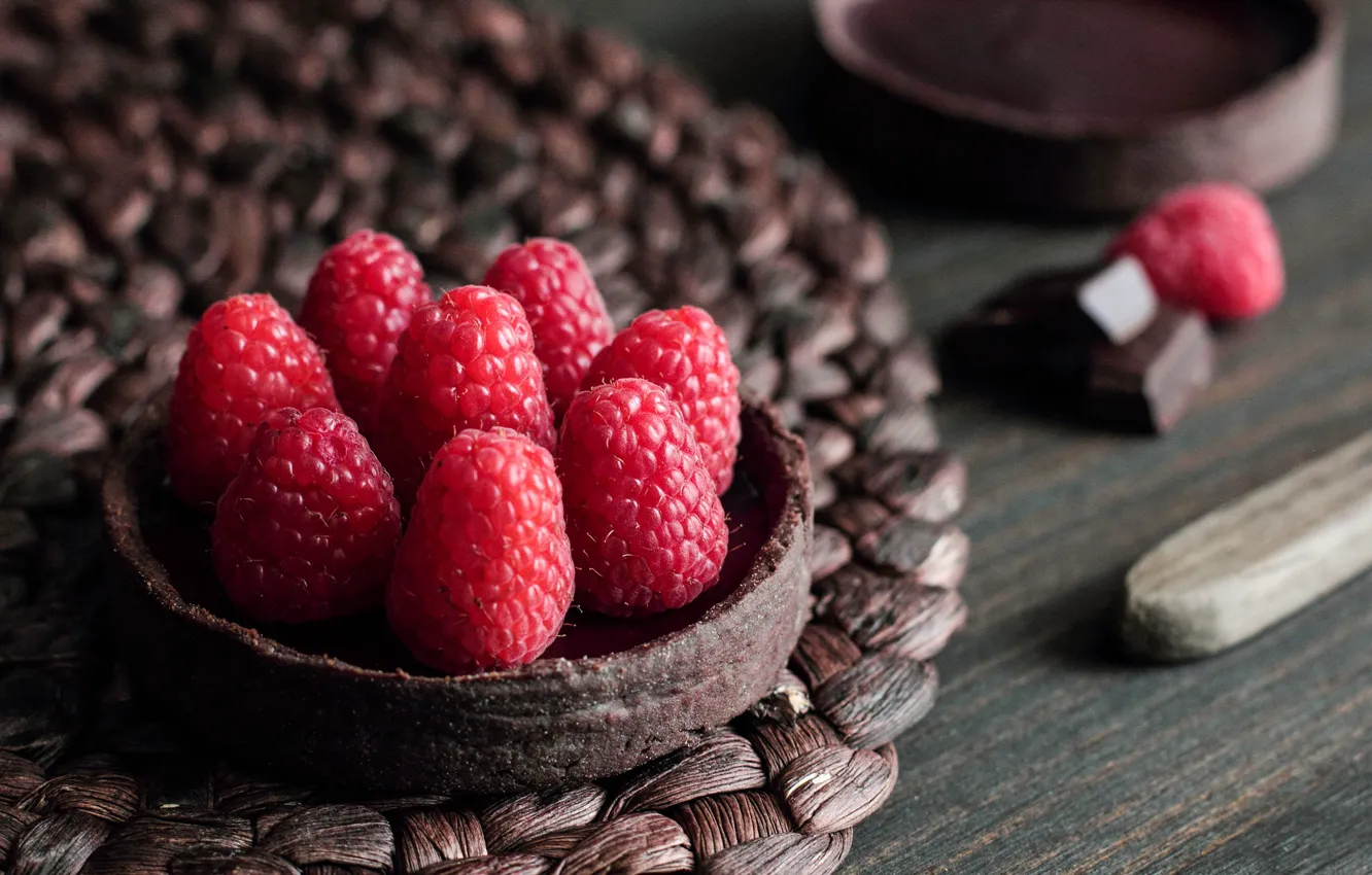 Фото обои ягоды, малина, пирожное, Chocolate Raspberry Tart