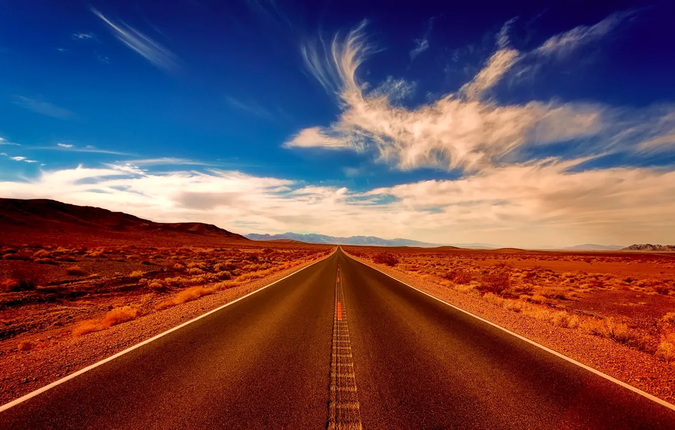 Фото обои дорога, небо, солнце, облака, пустыня, шоссе, простор
