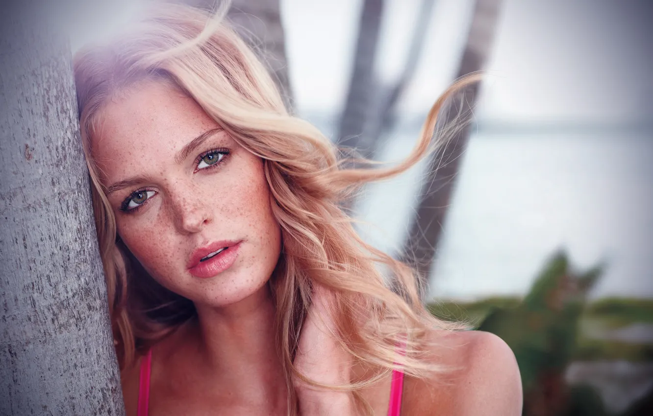 Фото обои beauty, lips, hair, look, Erin Heatherton, freckles