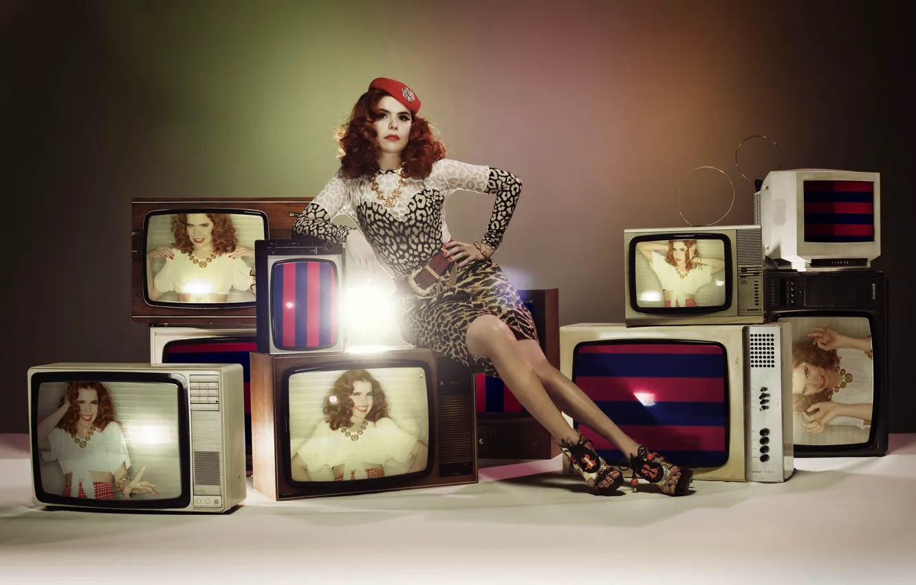 Фото обои Redhead, Singer, Television Set, Paloma Faith