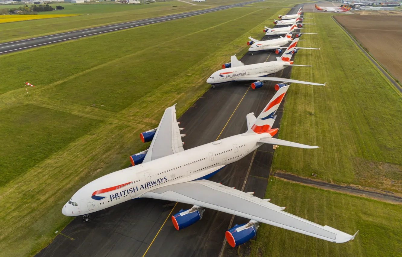 Фото обои Лайнер, A380, Airbus, Стоянка, ВПП, Авиалайнер, British Airways, Airbus A380