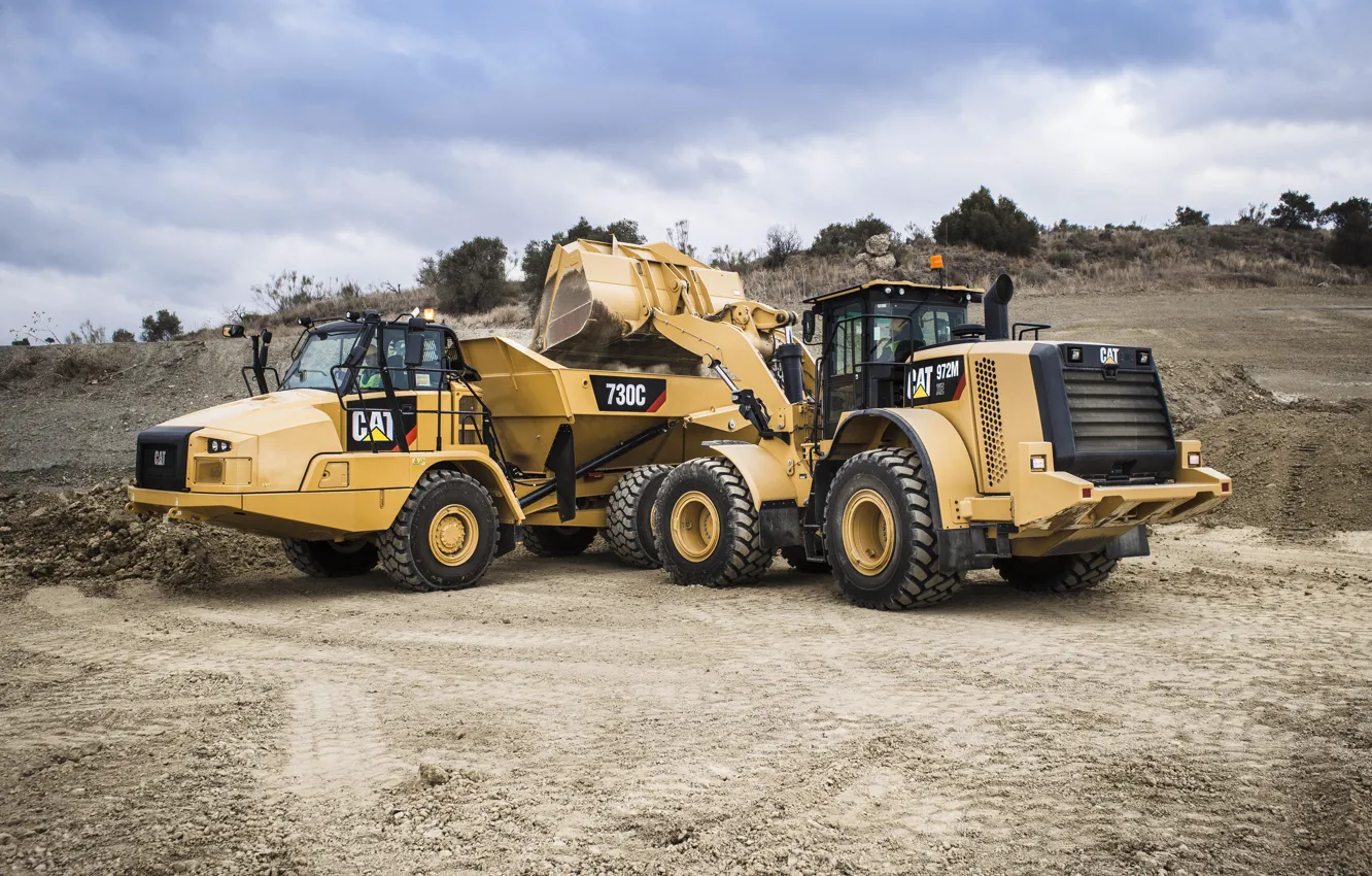 Фото обои песок, небо, карьер, самосвал, CAT, Caterpillar, погрузчик, карьерный самосвал