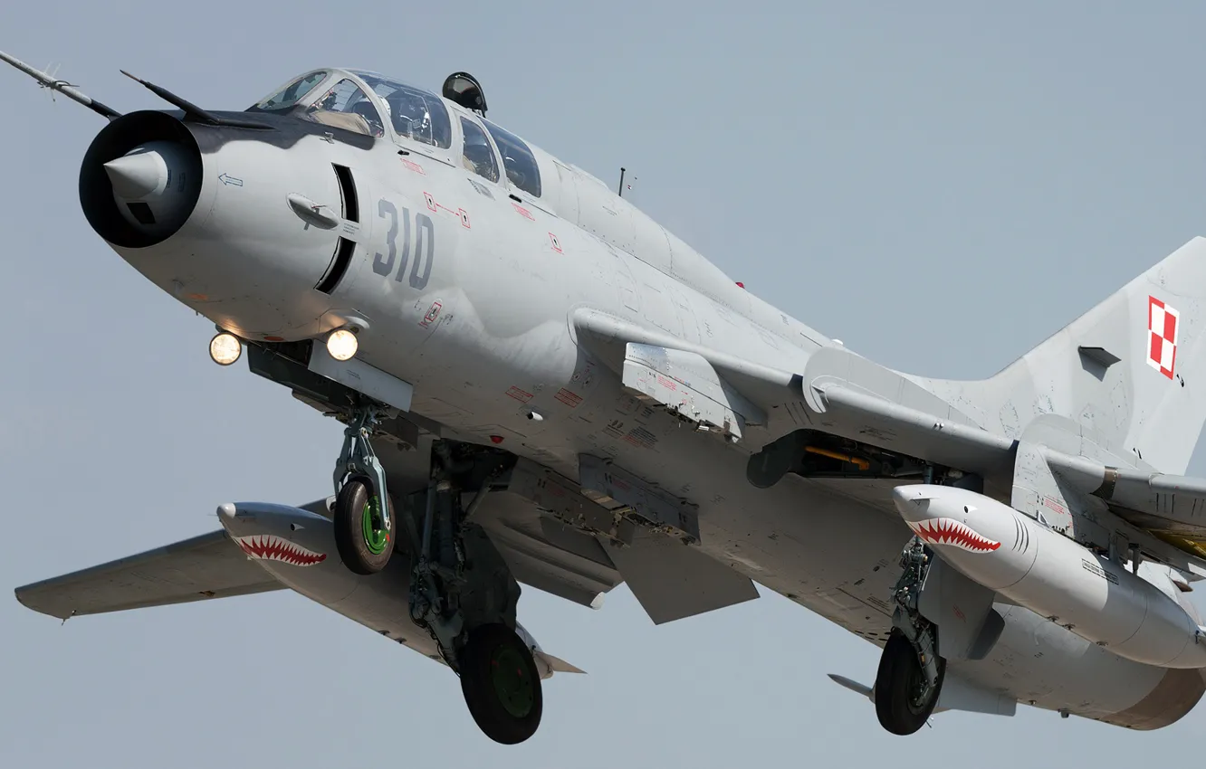 Фото обои Взлет, Истребитель-бомбардировщик, Шасси, Су-22, Sukhoi Su-22M4, ВВС Польши, Су-22М4, ПТБ