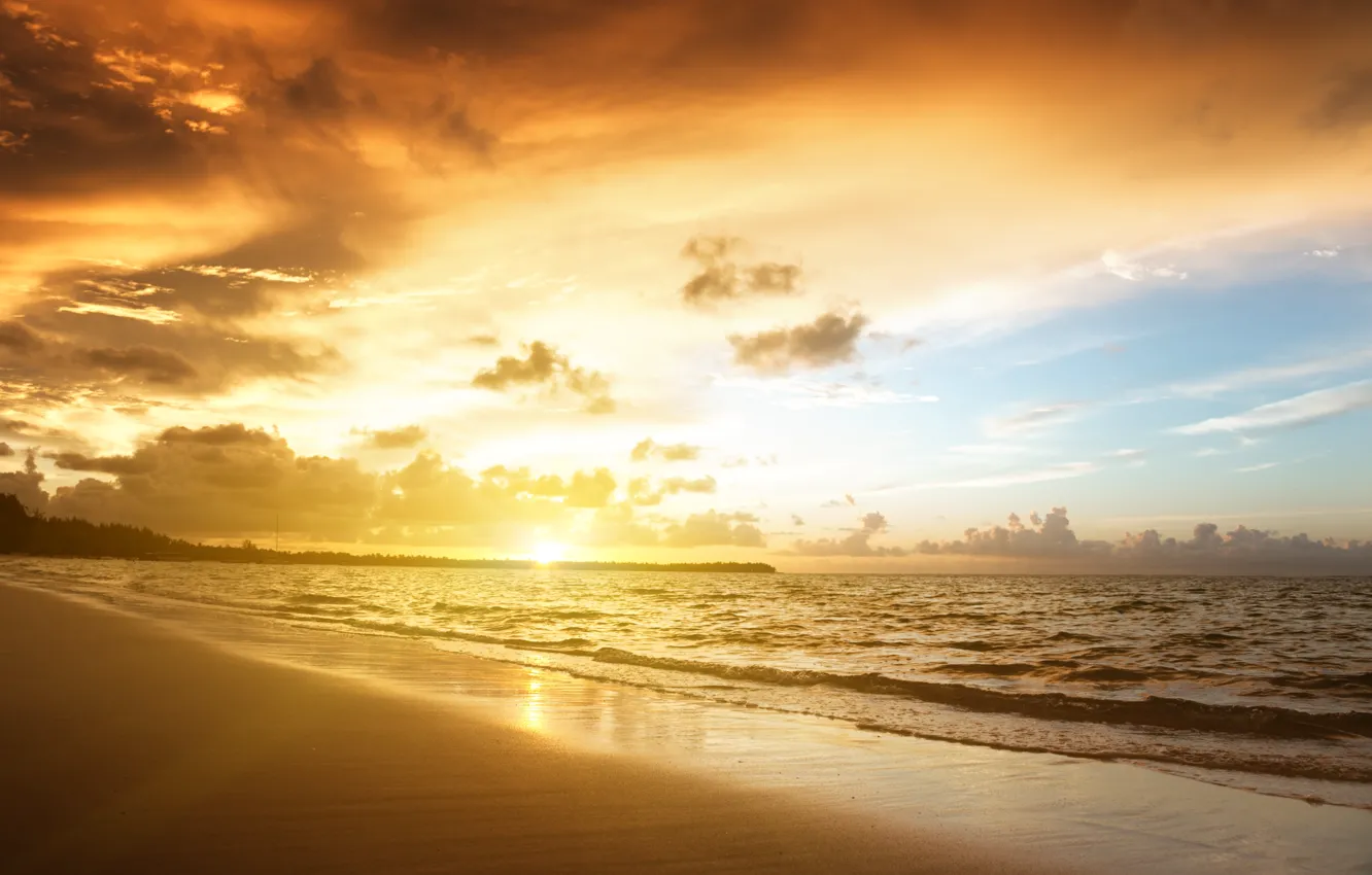 Фото обои песок, море, пляж, небо, облака, пейзаж, закат, природа