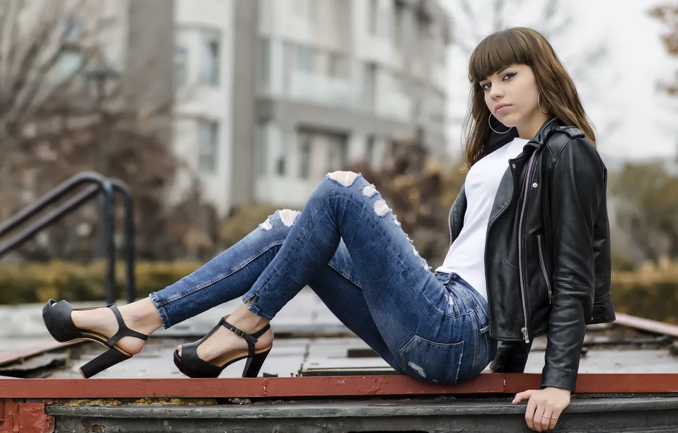 Фото обои взгляд, девушка, модель, волосы, джинсы, куртка, Anna Maria