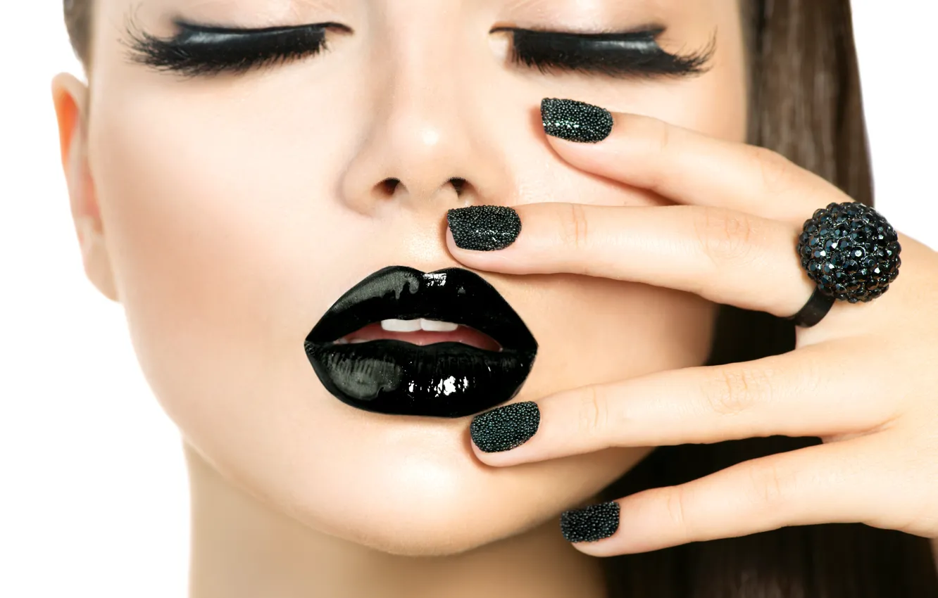 Фото обои black, model, nails, eyebrows, make up