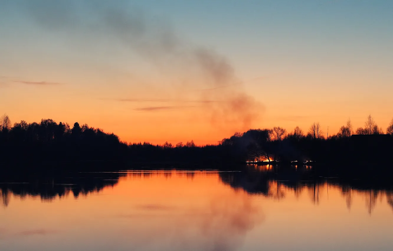 Фото обои закат, озеро, огонь