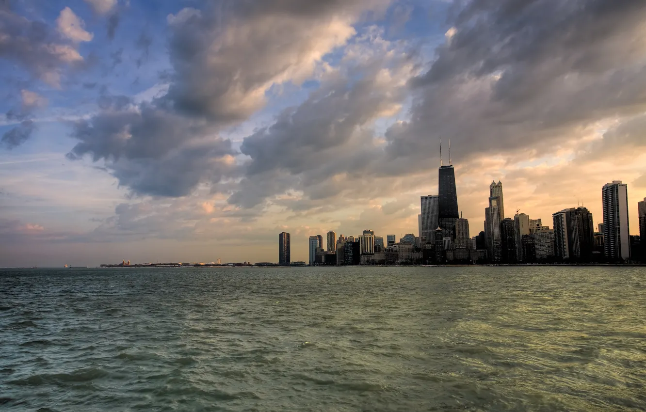 Фото обои вода, Облака, небоскребы, Чикаго