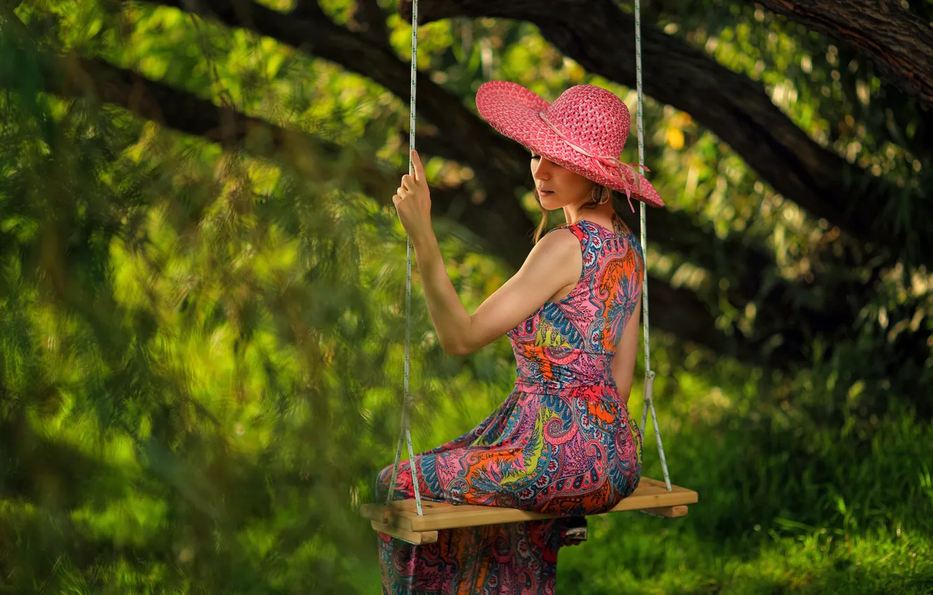 Фото обои девушка, природа, поза, качели, дерево, шляпа, платье, Георгий Бондаренко