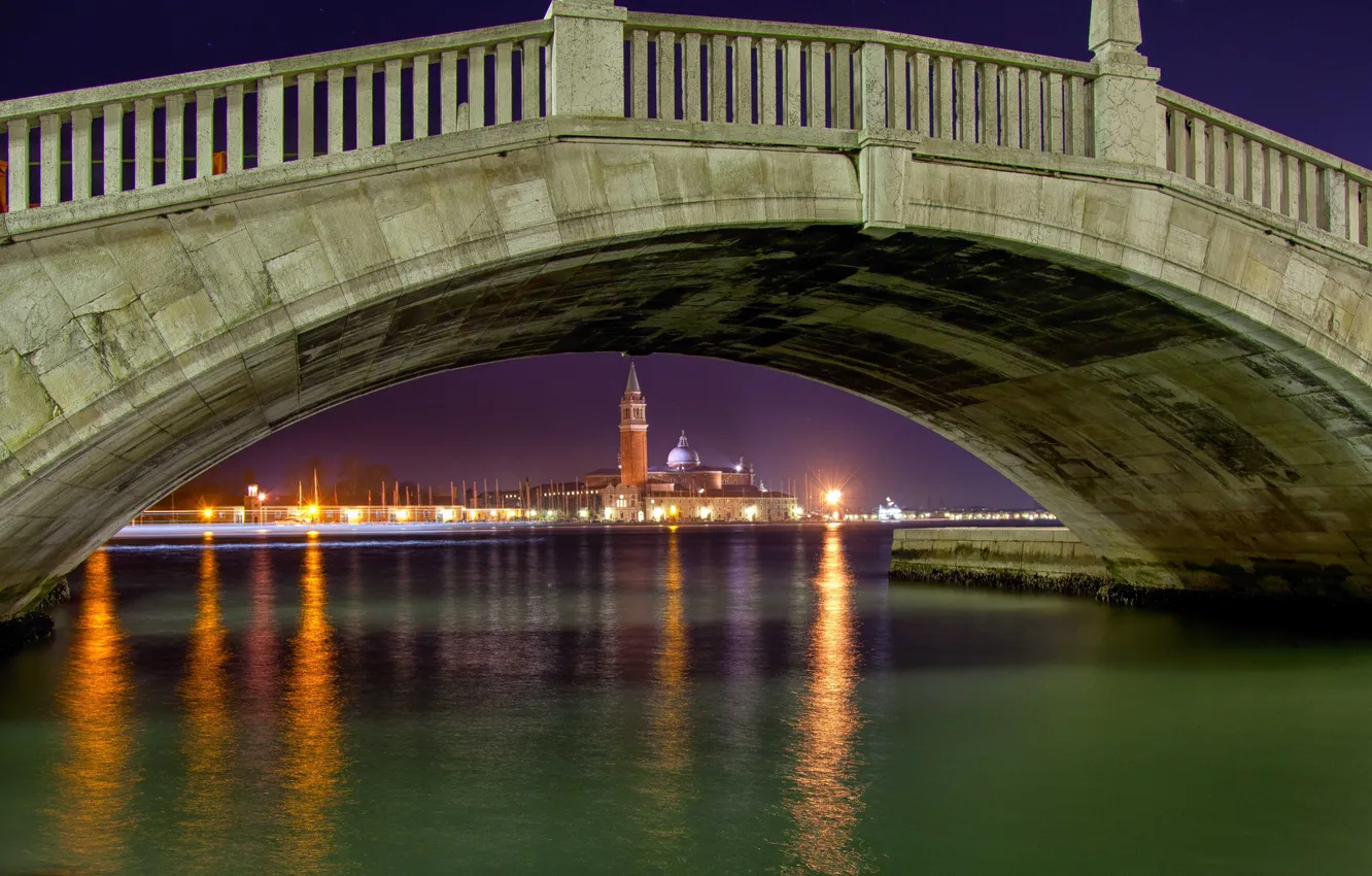 Фото обои вода, ночь, мост, город, огни, отражение