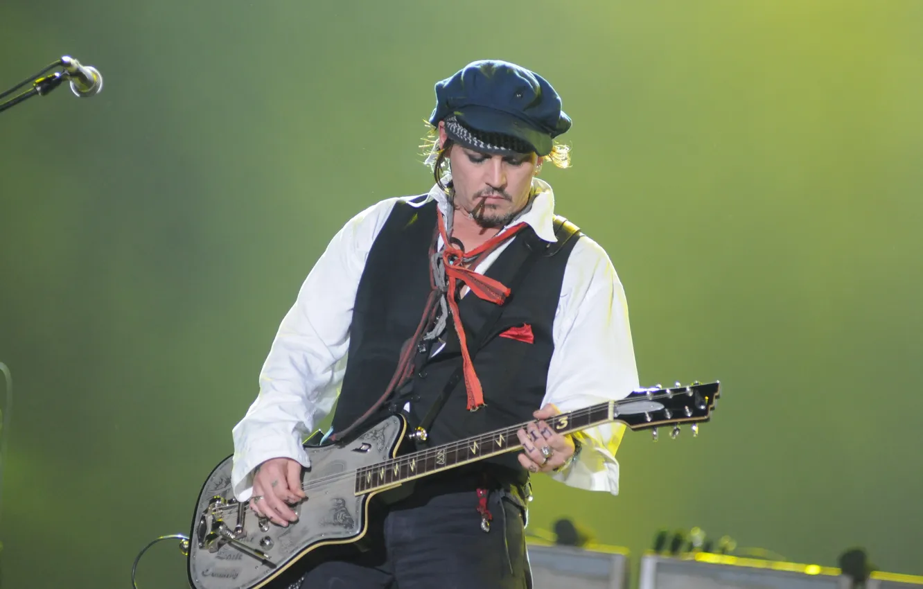 Фото обои music, rock, star, johnny depp, guitarist, show, rock in rio