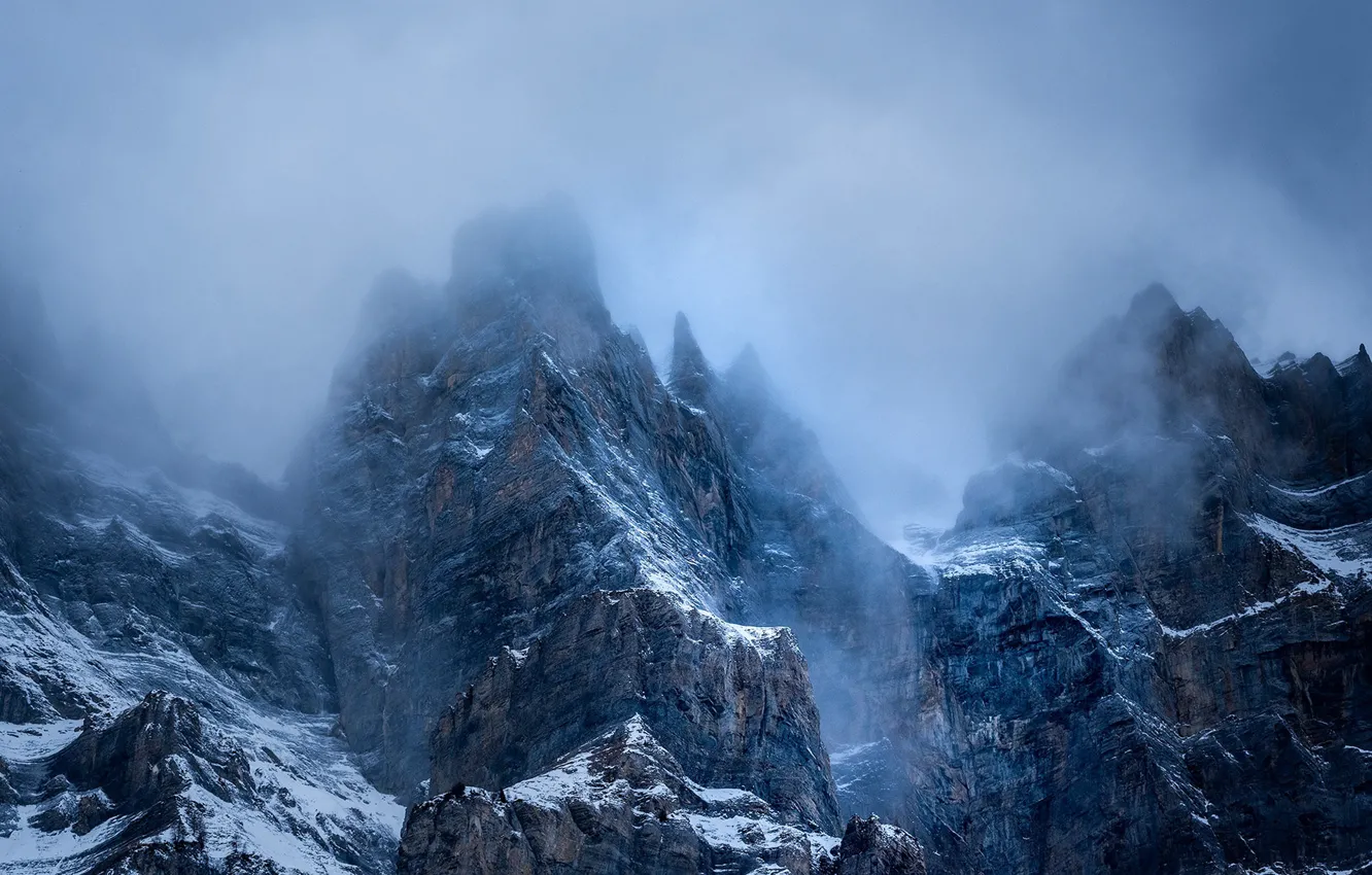 Фото обои зима, небо, снег, горы, природа, туман, скалы