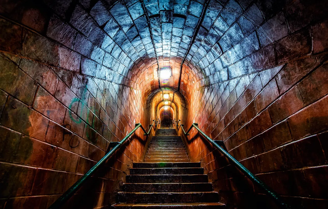 Фото обои цвета, свет, туннель, коридор, лестница, перила, рампы