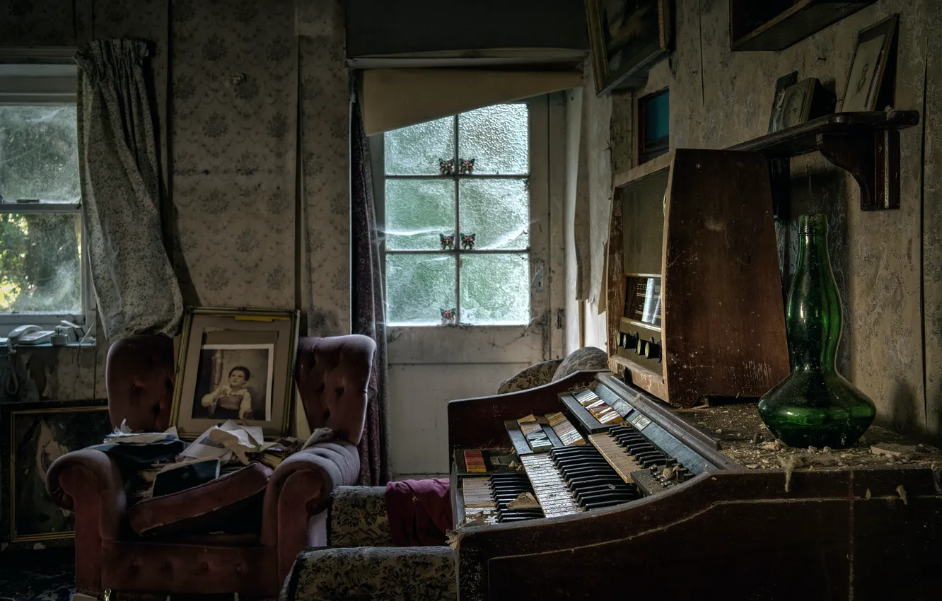 Фото обои комната, пыль, клавиши, орган, Abandoned house