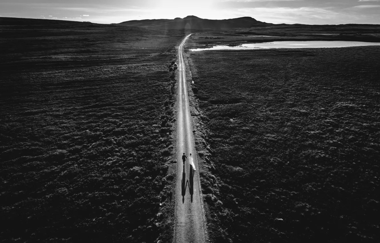 Фото обои couple, bride, groom, on the road