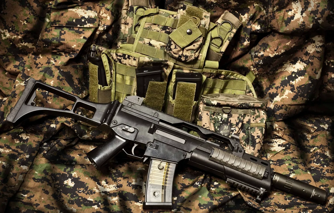 Фото обои equipment, automatic rifle, camouflage fabric