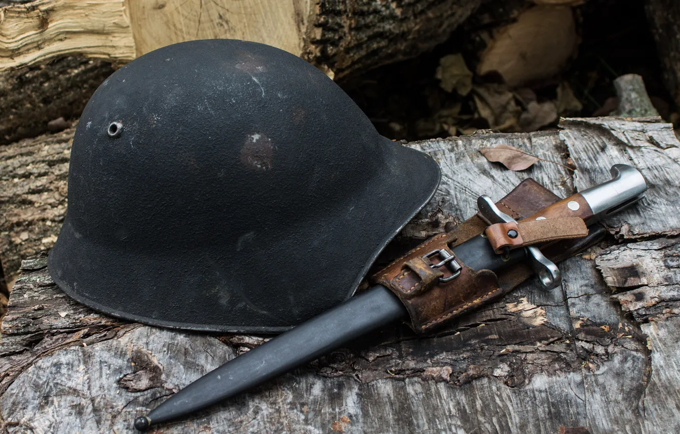 Фото обои оружие, штык-нож, пехотная каска, M1918