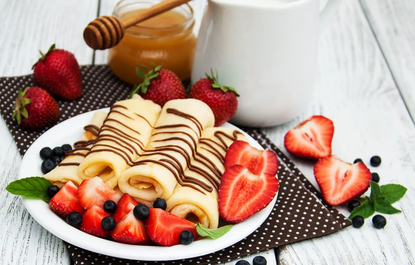 Фото обои ягоды, шоколад, завтрак, клубника, мед, блинчики, Olena Rudo