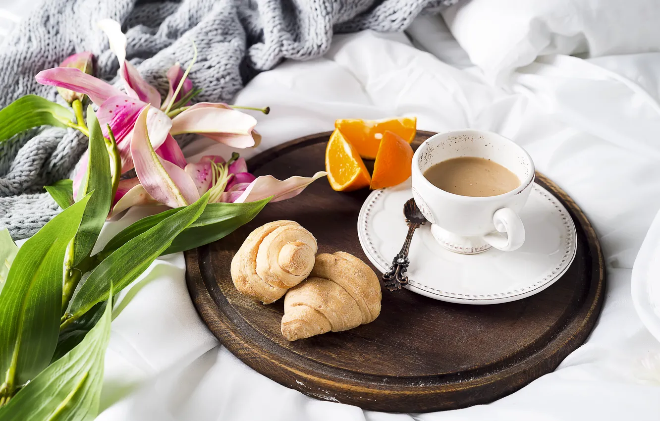 Фото обои кофе, чашка, постель, тюльпаны, flowers, romantic, coffee cup, круассаны