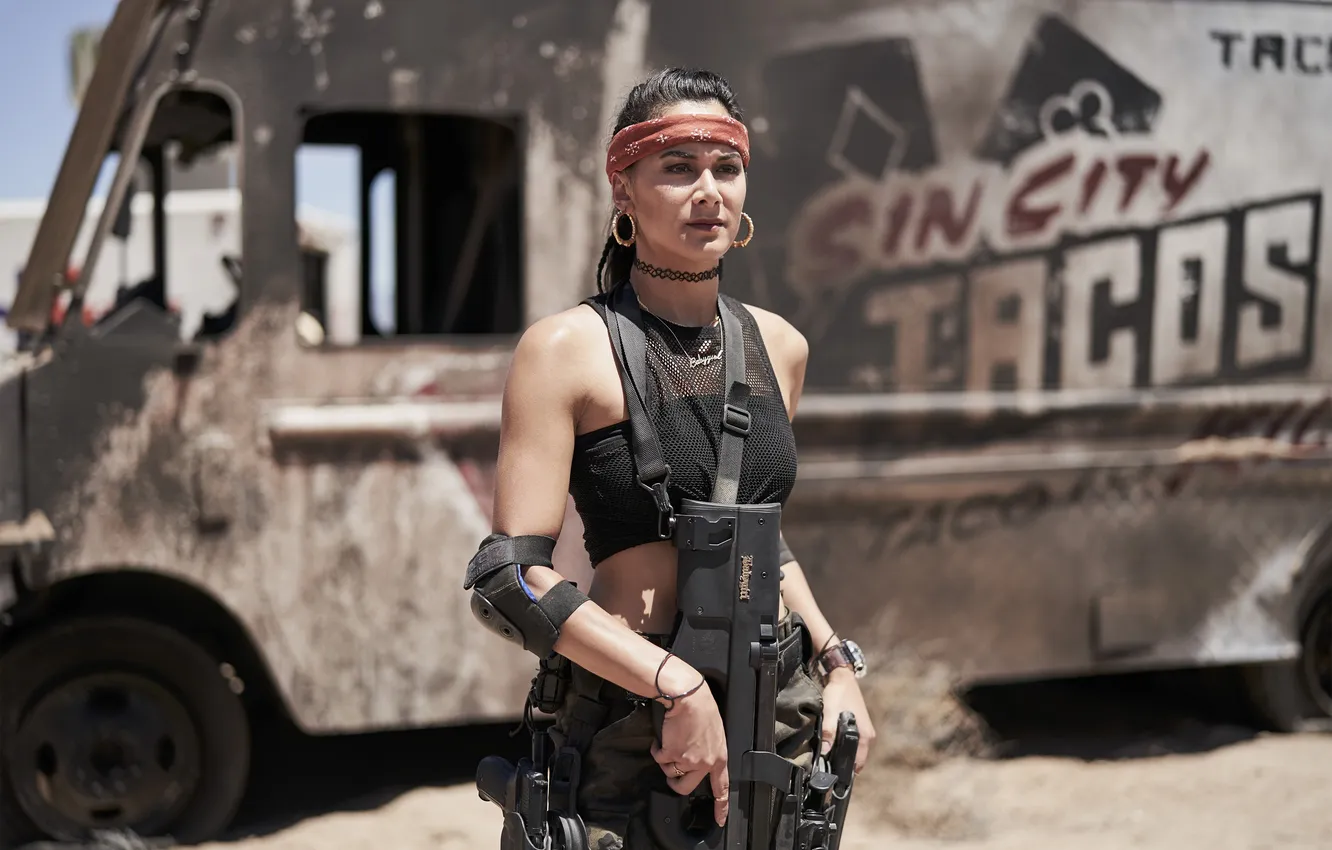 Фото обои взгляд, поза, оружие, фигура, фургон, Армия мертвецов, Army of the Dead, Samantha Jo