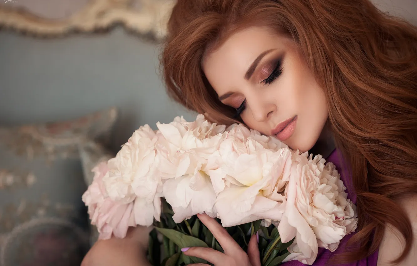 Фото обои девушка, цветы, лицо, модель, макияж, пионы, Елизавета Бондаренко