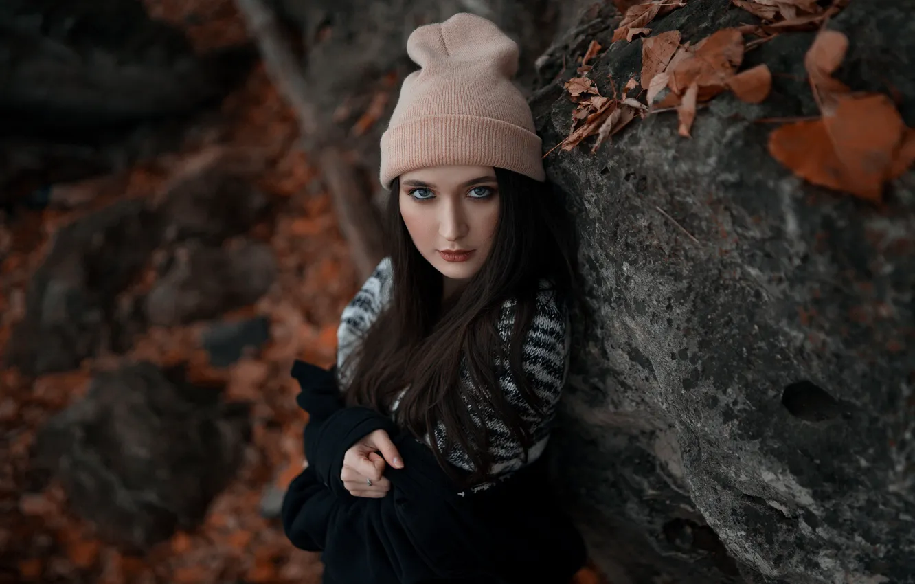 Фото обои girl, Model, photo, blue eyes, leaves, lips, brunette, portrait
