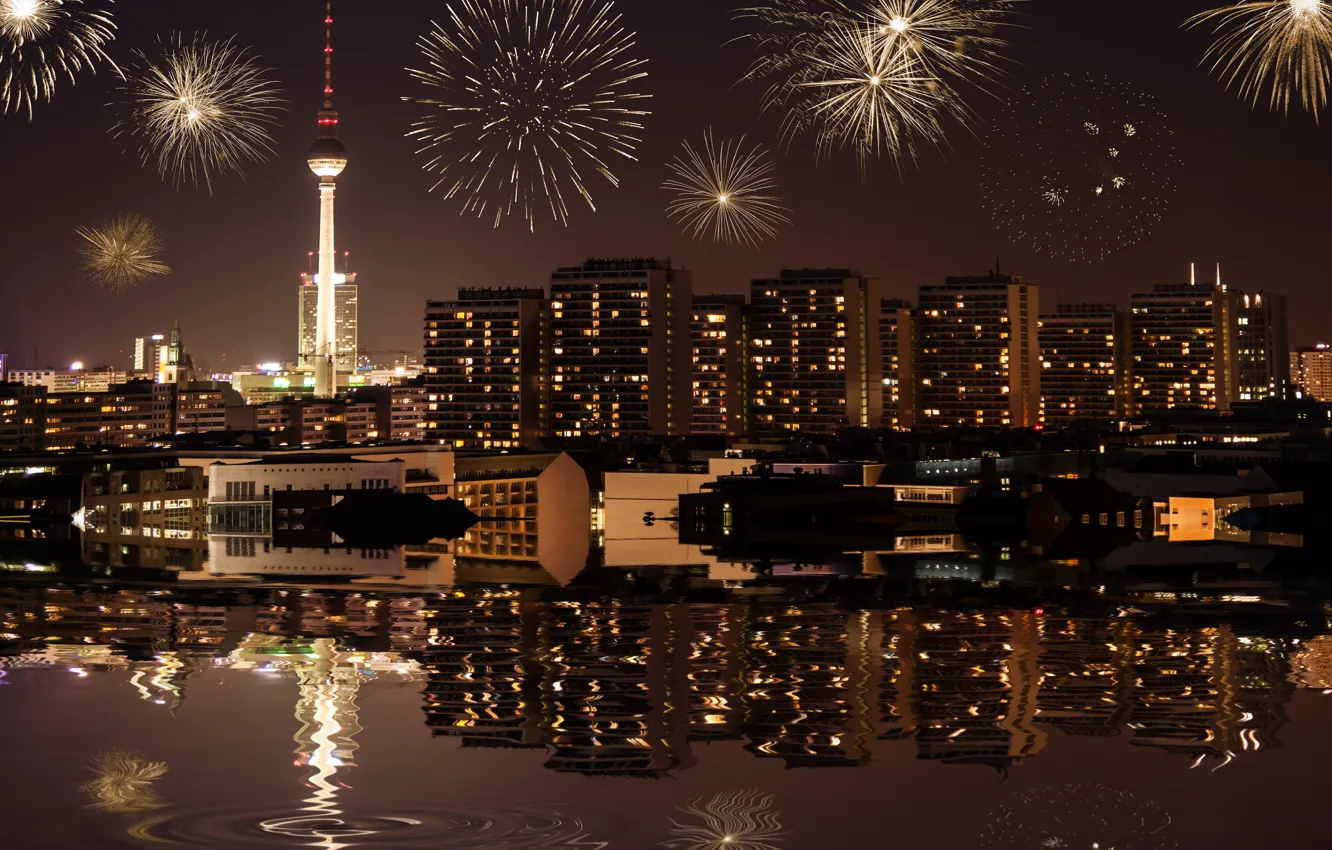 Фото обои city, город, lights, огни, здания, Германия, фейерверки, полночь
