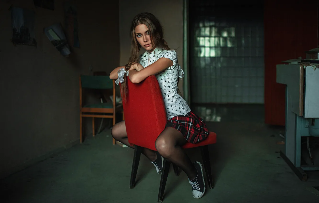 Фото обои Девушка, Взгляд, Модель, Волосы, Косички, Стул, Юбка, Ксения Кокорева