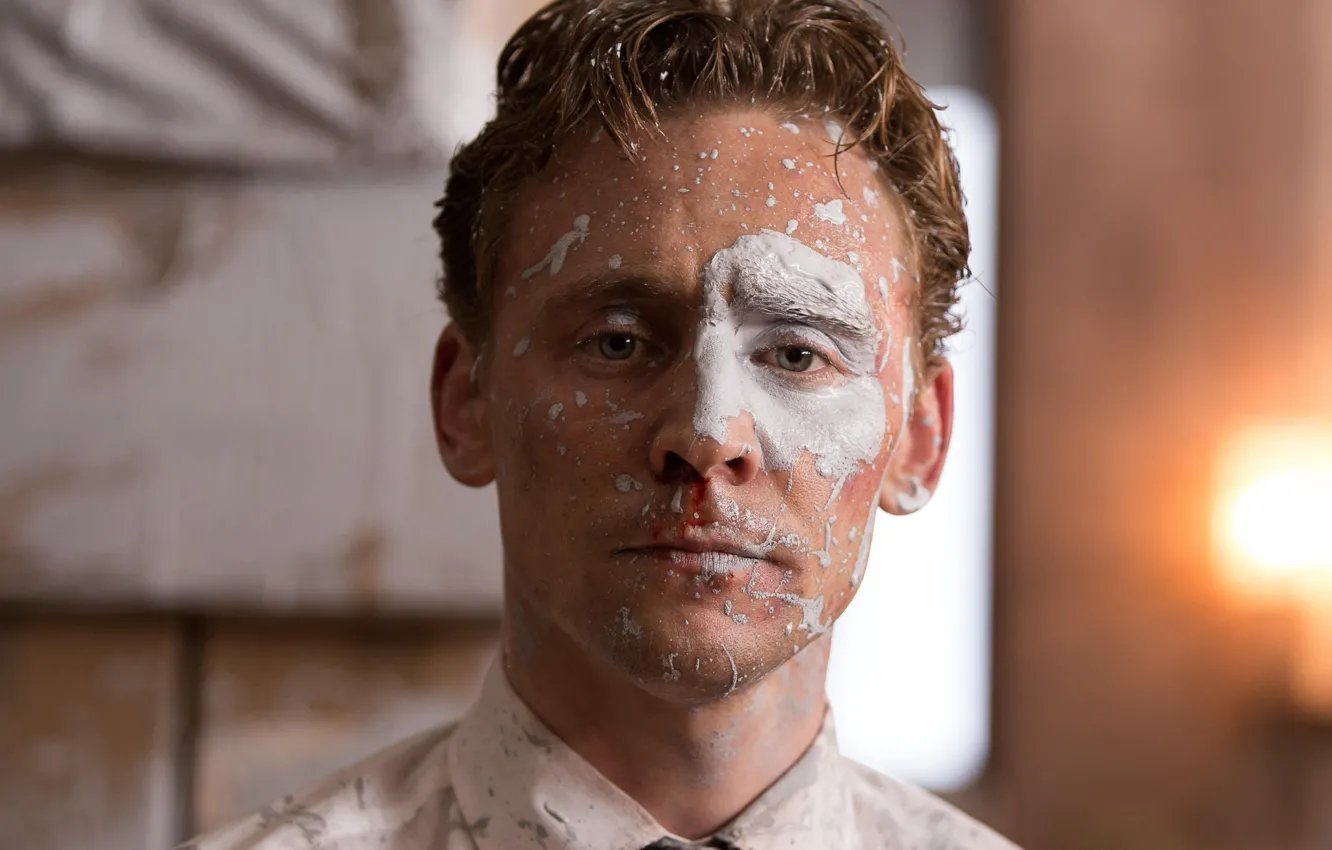 Фото обои краска, актер, Высотка, Tom Hiddleston, фильм 2016, movie 2016, Том Хидлстон, High-Rise