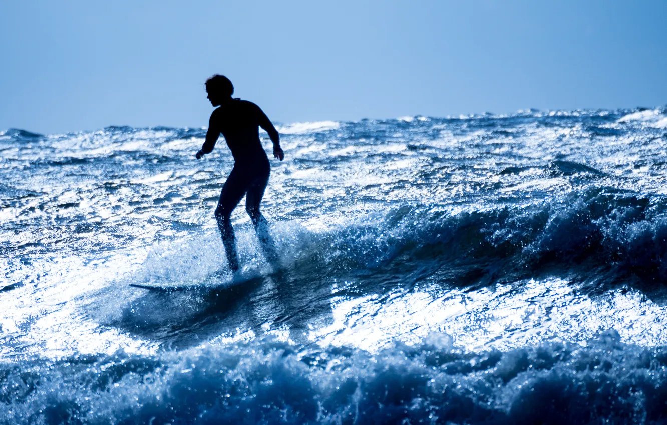 Фото обои волны, небо, брызги, силуэт, серфер, серфинг, экстремальный спорт, доски для серфинга