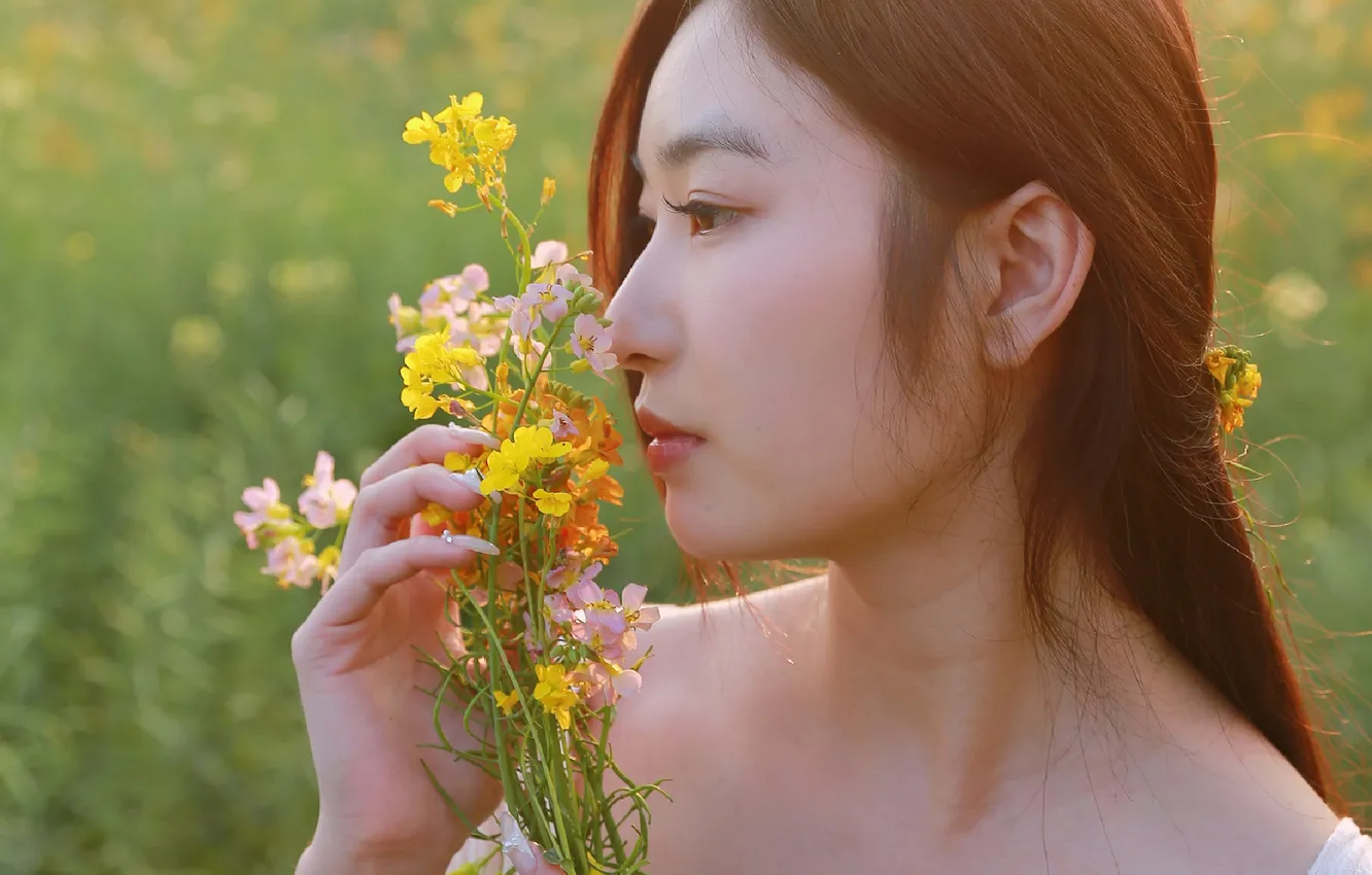 Фото обои Beautiful, Asian, Model, Flowers, Woman, Bouquet, Cute, Pretty